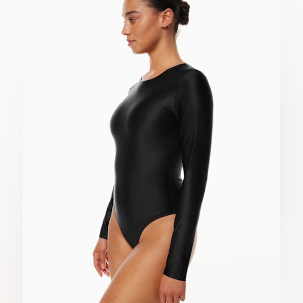 Aritzia Babaton bodysuit